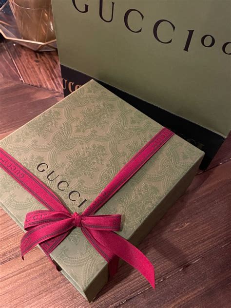 gift wrapping paper for gucci.